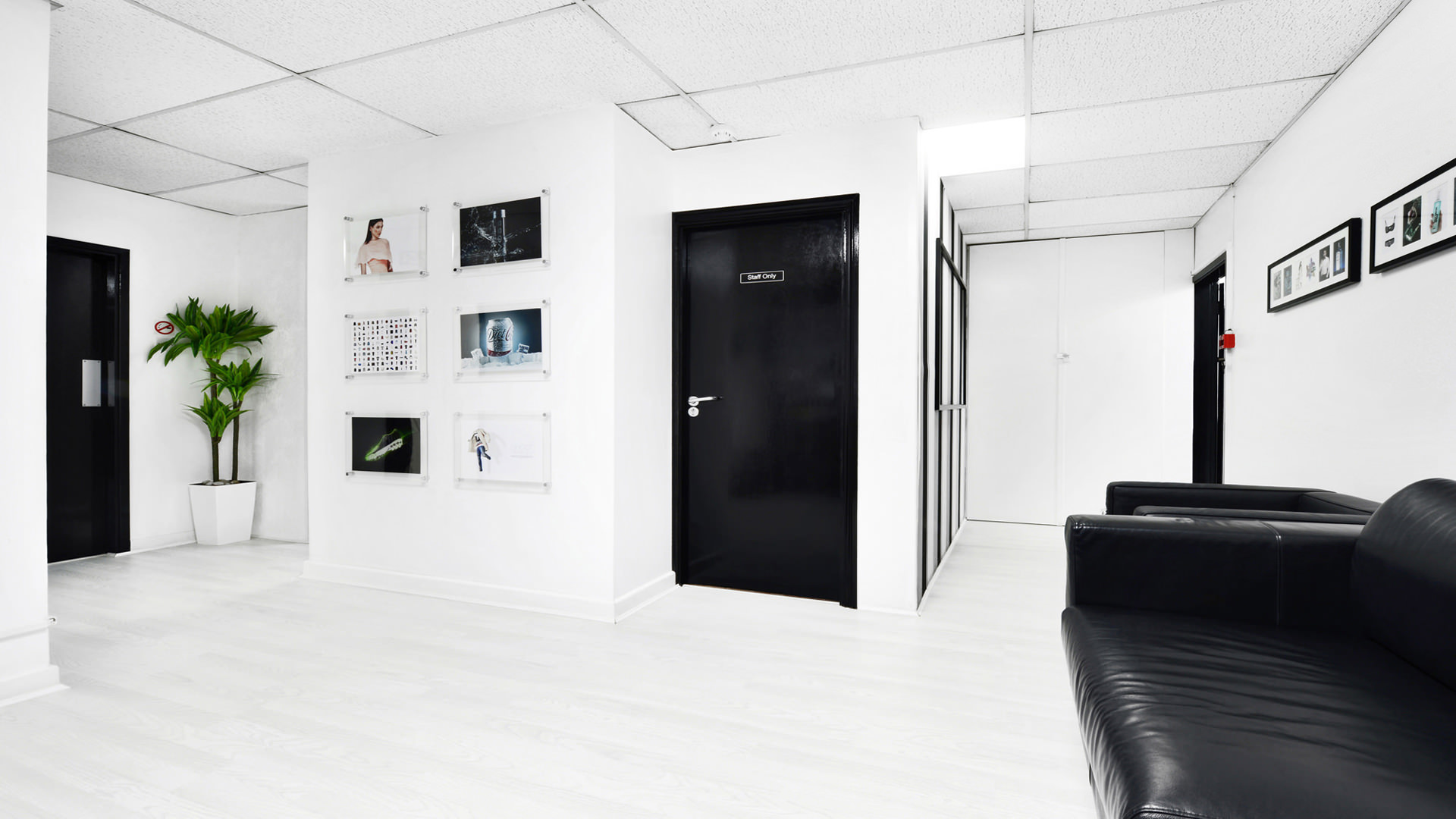 上海辦公室裝修純白色調(diào)攝影棚裝修設計-第3張圖片-上海古都建筑設計集團 上海辦公室裝修純白色調(diào)攝影棚裝修設計-第3張圖片-上海古都建筑設計集團