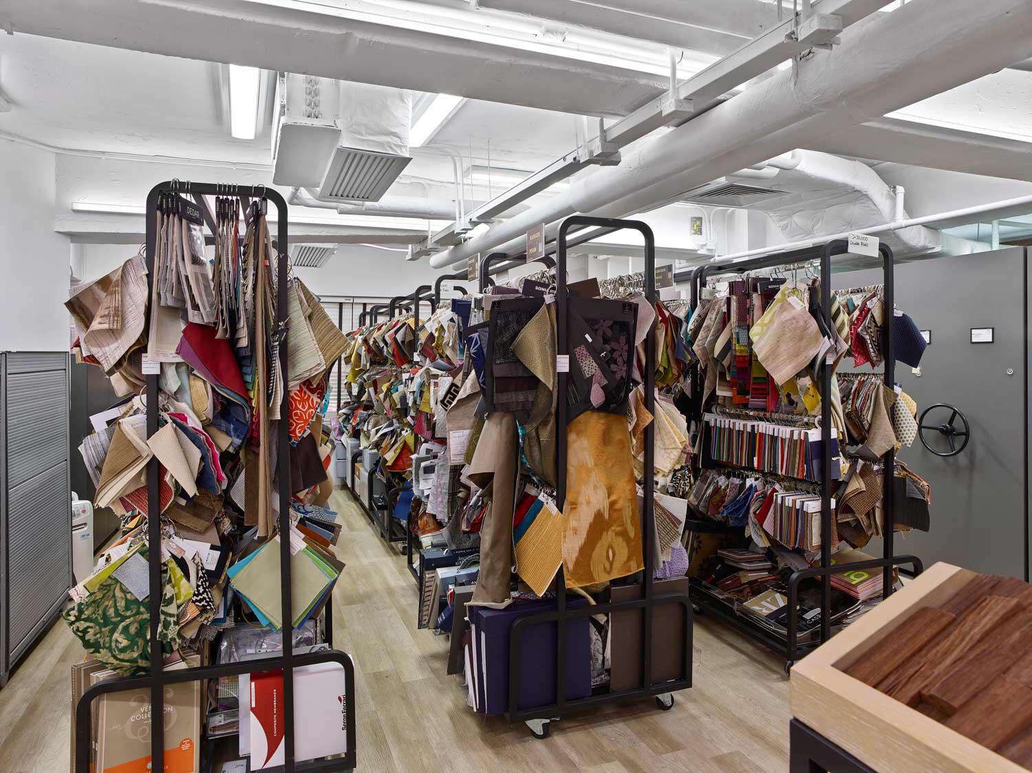 浦東新區(qū)180平多功能辦公室裝修設(shè)計-第6張圖片-上海古都建筑設(shè)計集團(tuán) 浦東新區(qū)180平多功能辦公室裝修設(shè)計-第6張圖片-上海古都建筑設(shè)計集團(tuán)