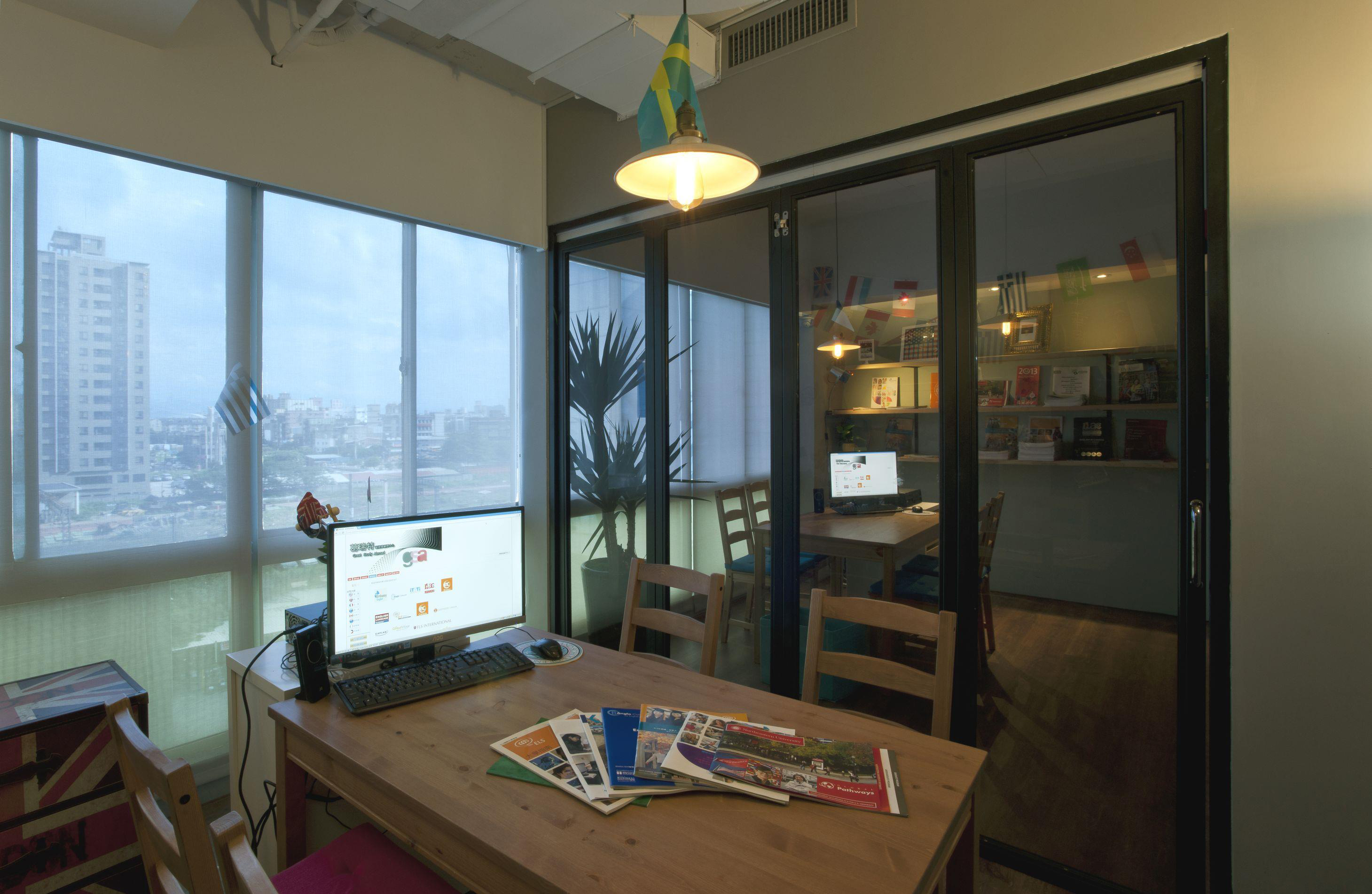 黃浦區(qū)觀景辦公室裝修設(shè)計(jì)-第4張圖片-上海古都建筑設(shè)計(jì)集團(tuán) 黃浦區(qū)觀景辦公室裝修設(shè)計(jì)-第4張圖片-上海古都建筑設(shè)計(jì)集團(tuán)