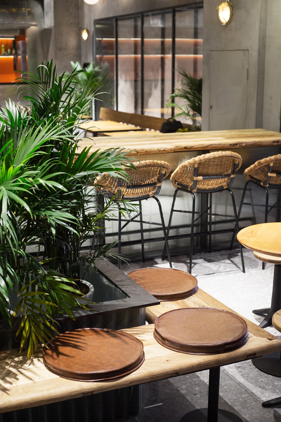 黃浦區(qū)混搭風格餐廳裝修設計-第5張圖片-上海古都建筑設計集團 黃浦區(qū)混搭風格餐廳裝修設計-第5張圖片-上海古都建筑設計集團