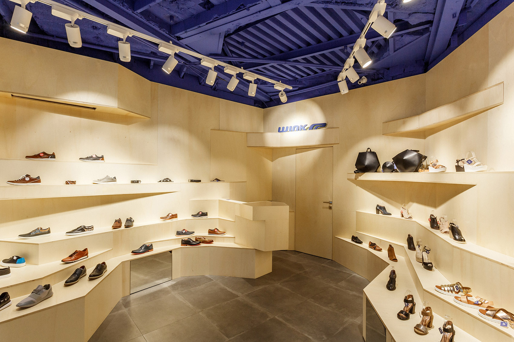 立體風(fēng)鞋店辦公室裝修設(shè)計-第3張圖片-上海古都建筑設(shè)計集團(tuán) 立體風(fēng)鞋店辦公室裝修設(shè)計-第3張圖片-上海古都建筑設(shè)計集團(tuán)