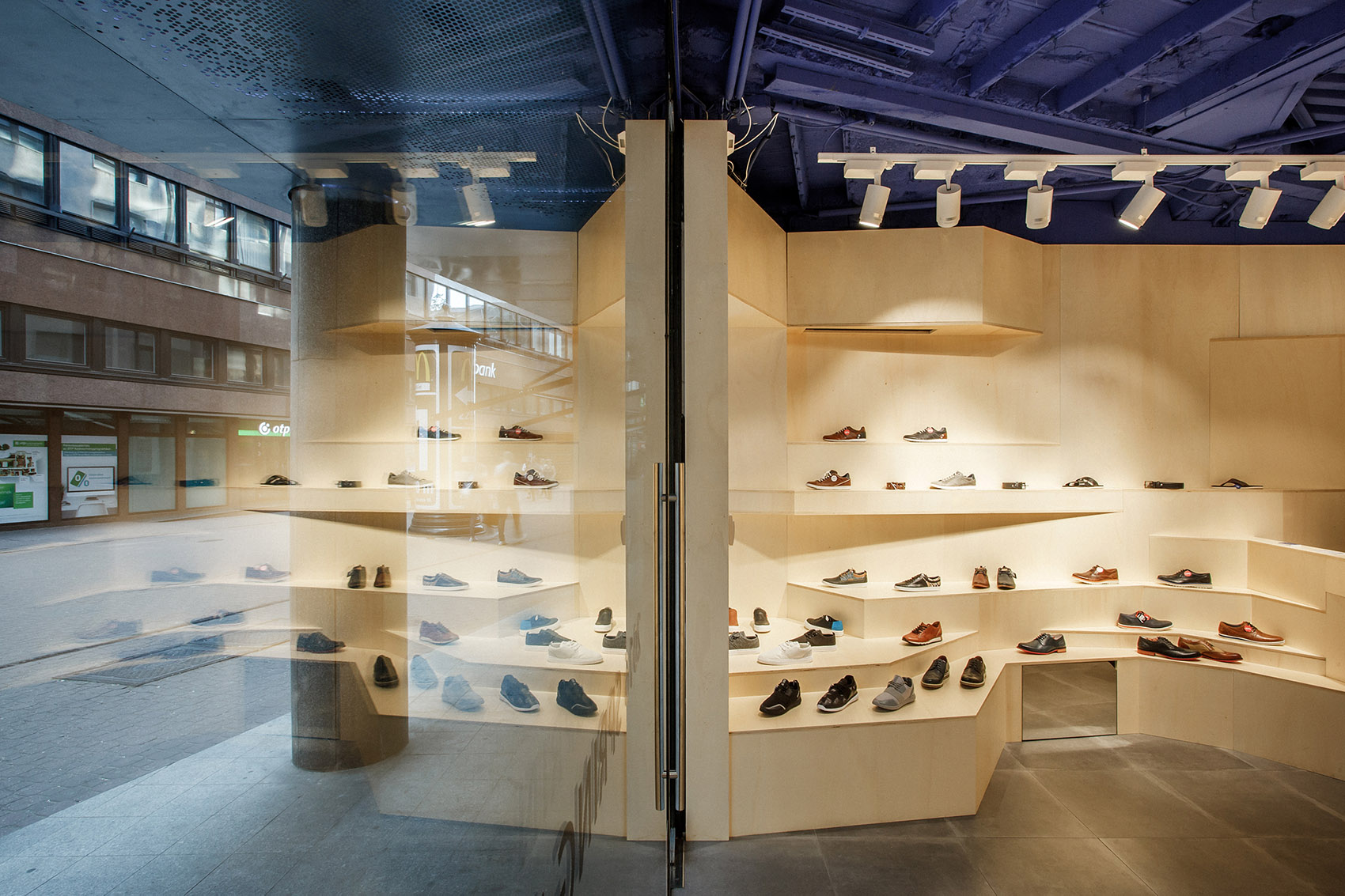 立體風(fēng)鞋店辦公室裝修設(shè)計-第4張圖片-上海古都建筑設(shè)計集團(tuán) 立體風(fēng)鞋店辦公室裝修設(shè)計-第4張圖片-上海古都建筑設(shè)計集團(tuán)