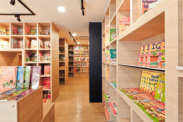 虹口區(qū)原木風格書店裝修設計-第4張圖片-上海古都建筑設計集團 虹口區(qū)原木風格書店裝修設計-第4張圖片-上海古都建筑設計集團