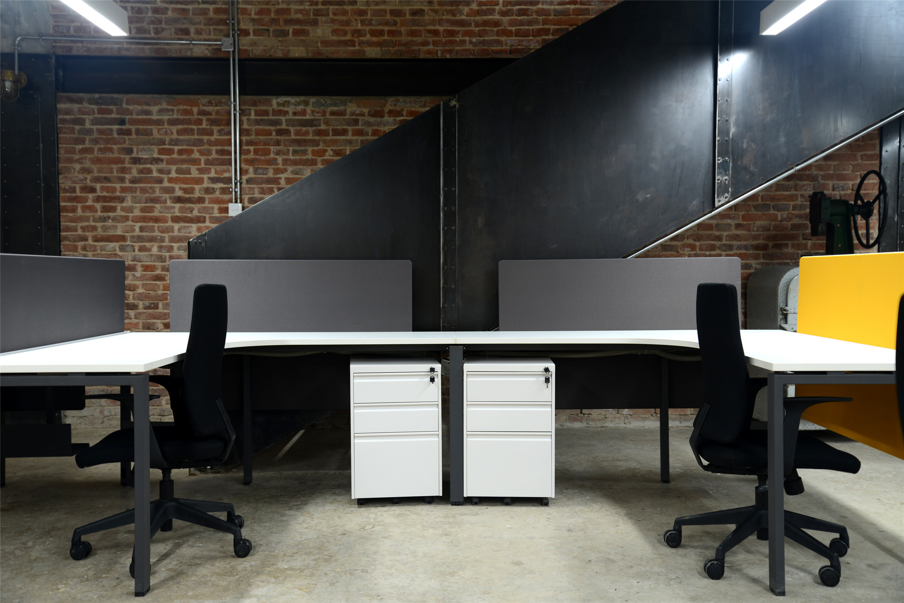 青浦區(qū)工業(yè)風(fēng)開闊辦公室裝修設(shè)計-第4張圖片-上海古都建筑設(shè)計集團 青浦區(qū)工業(yè)風(fēng)開闊辦公室裝修設(shè)計-第4張圖片-上海古都建筑設(shè)計集團