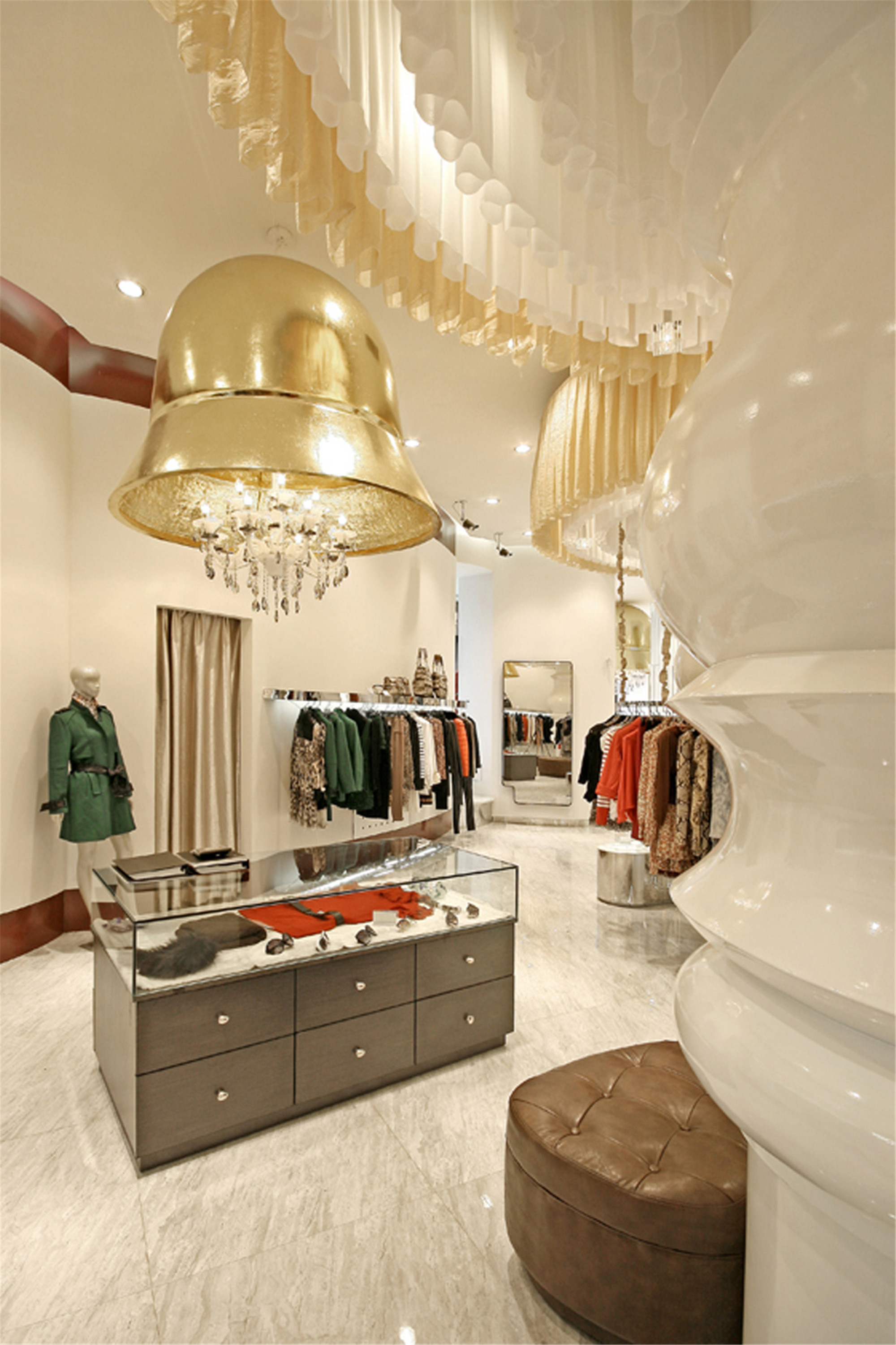 簡(jiǎn)潔明亮服裝店裝修設(shè)計(jì)-第6張圖片-上海古都建筑設(shè)計(jì)集團(tuán) 簡(jiǎn)潔明亮服裝店裝修設(shè)計(jì)-第6張圖片-上海古都建筑設(shè)計(jì)集團(tuán)