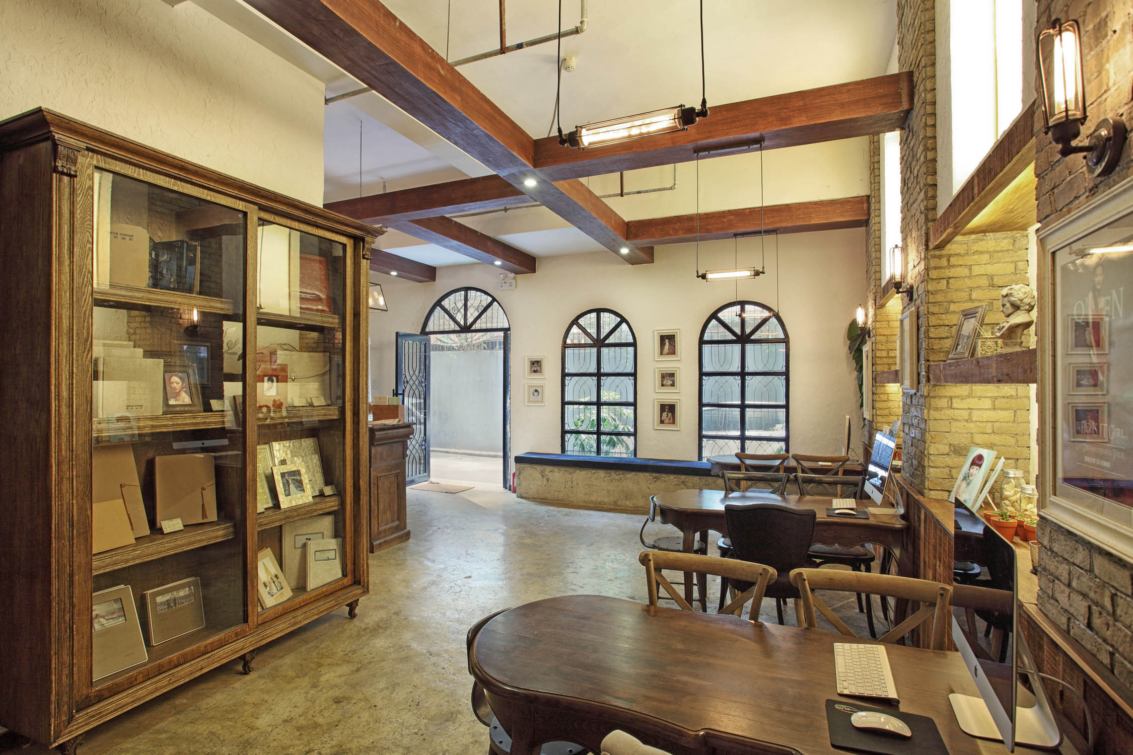 法式婚紗店裝修設(shè)計(jì)效果圖-第3張圖片-上海古都建筑設(shè)計(jì)集團(tuán) 法式婚紗店裝修設(shè)計(jì)效果圖-第3張圖片-上海古都建筑設(shè)計(jì)集團(tuán)