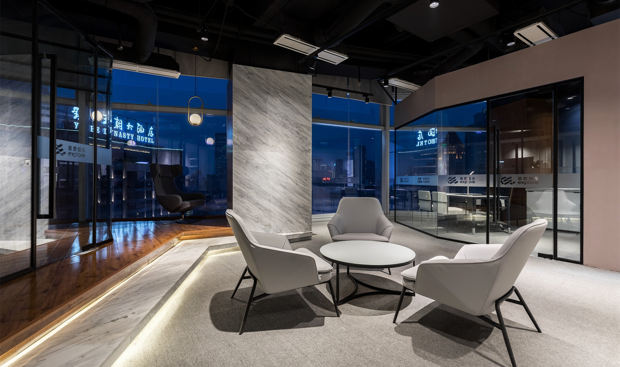 白色極簡辦公室裝修設(shè)計-第3張圖片-上海古都建筑設(shè)計集團