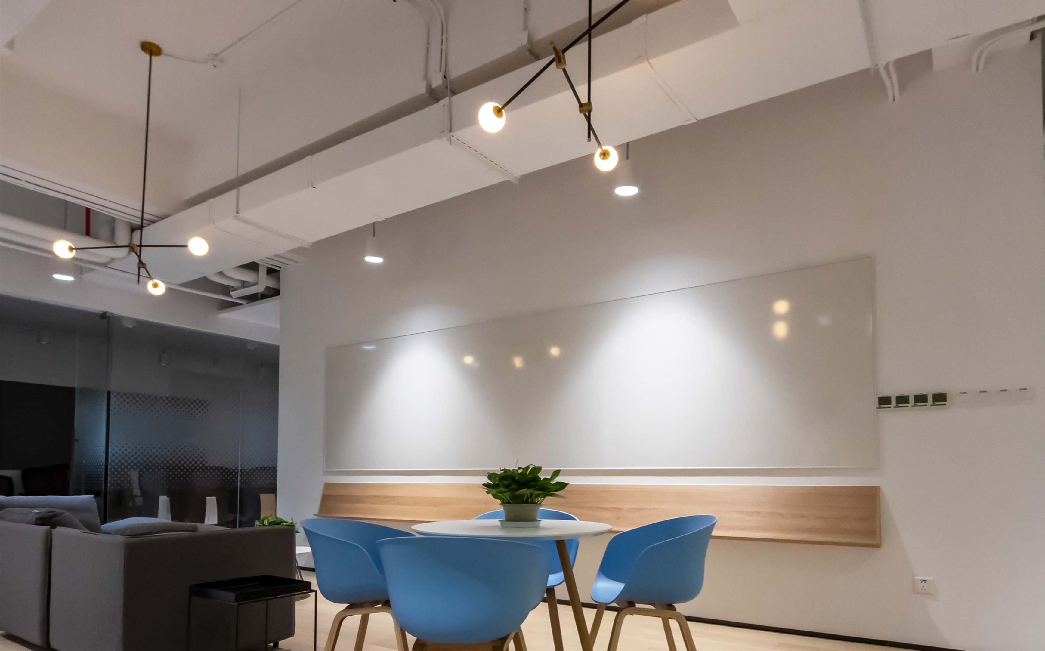 開放式辦公室裝修設(shè)計-第4張圖片-上海古都建筑設(shè)計集團 開放式辦公室裝修設(shè)計-第4張圖片-上海古都建筑設(shè)計集團