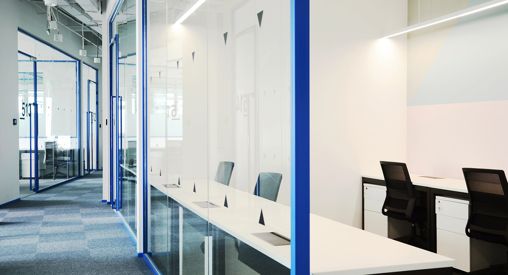 時尚簡約公共辦公空間裝修設(shè)計(jì)-第6張圖片-上海古都建筑設(shè)計(jì)集團(tuán) 時尚簡約公共辦公空間裝修設(shè)計(jì)-第6張圖片-上海古都建筑設(shè)計(jì)集團(tuán)